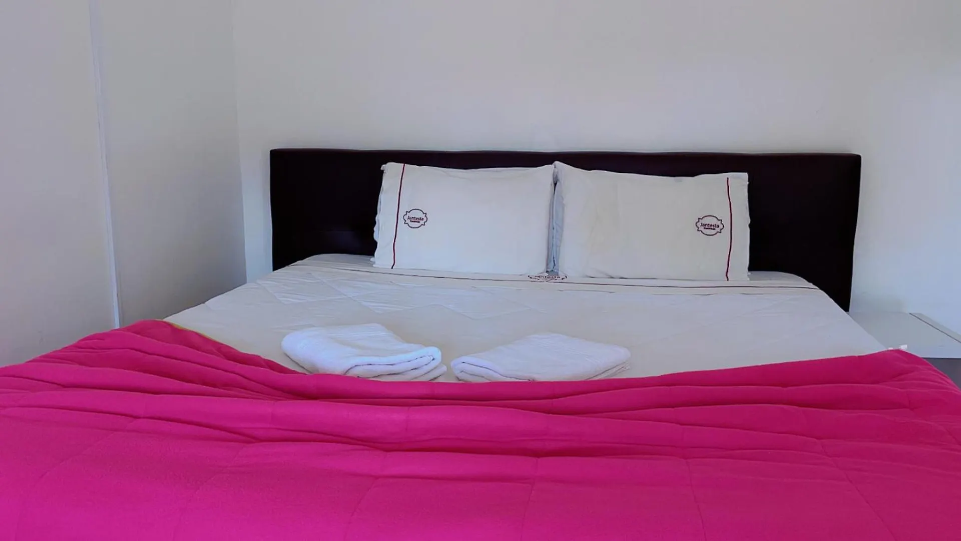 קוימברה Jantesta Guest House 0*,
