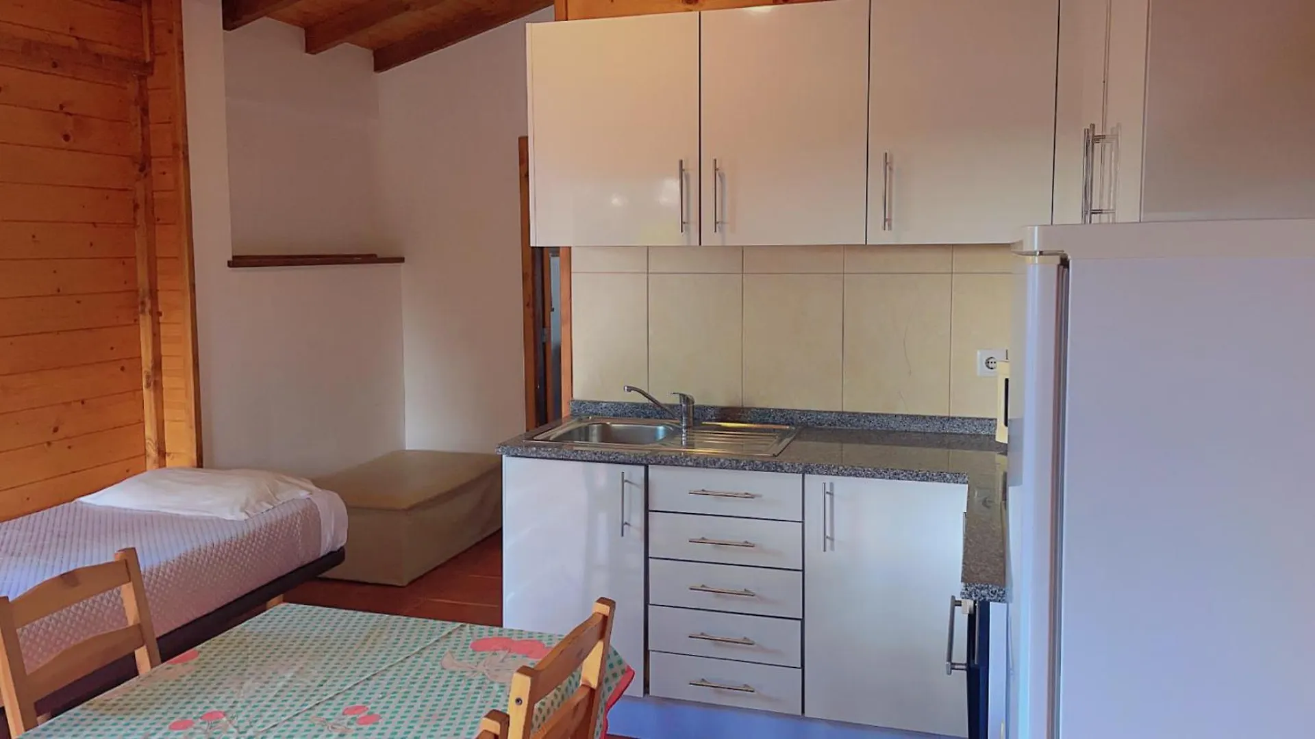 קוימברה Jantesta Guest House 0*,